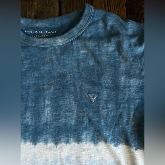 AMERICAN EAGLE OUTFITTERS • Super Soft Slub Icon Tie-Dye standard fit blue tee - Picture 2 of 13